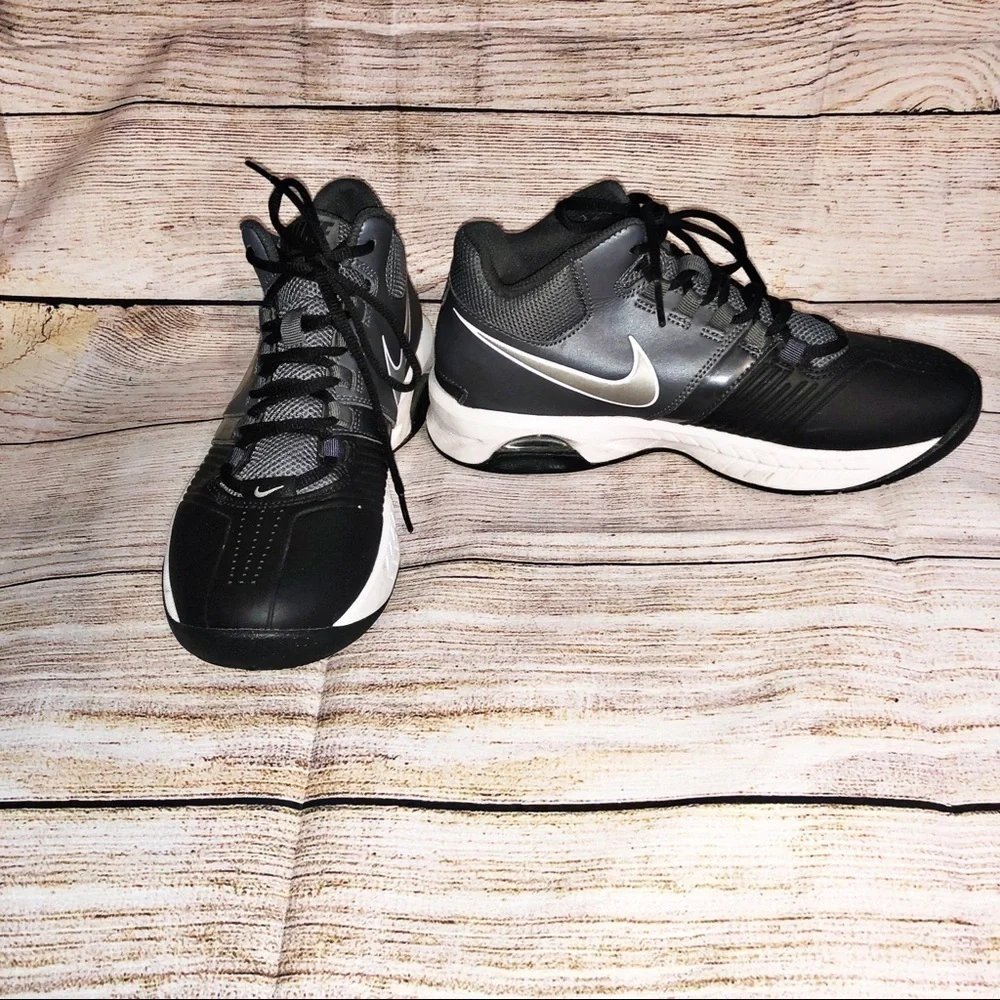 Nike Womens Air Visi Pro 5 shoes sz 7.5 Black and Gray